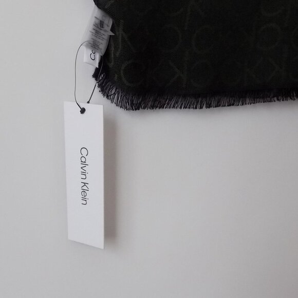Calvin Klein CK Logo Pashmina Scarf Emerald Green Reversible - Picture 7 of 7